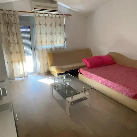 Garsonjera * Podgorica